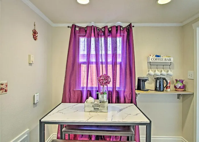 Lovely Tacoma Cottage With Fire Pit, Near Dtwn!