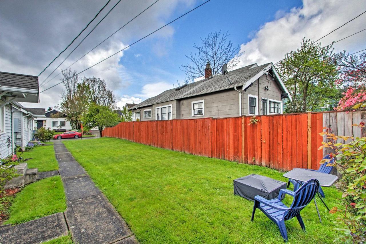 Holiday home Lovely With Fire Pit, Near Dtwn! *